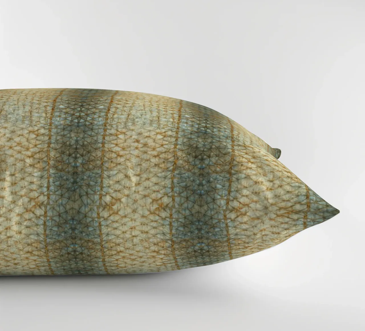Aquatic Elegance: Fish Skin Pattern cuscino da Curious Collections by Marielle Leenders