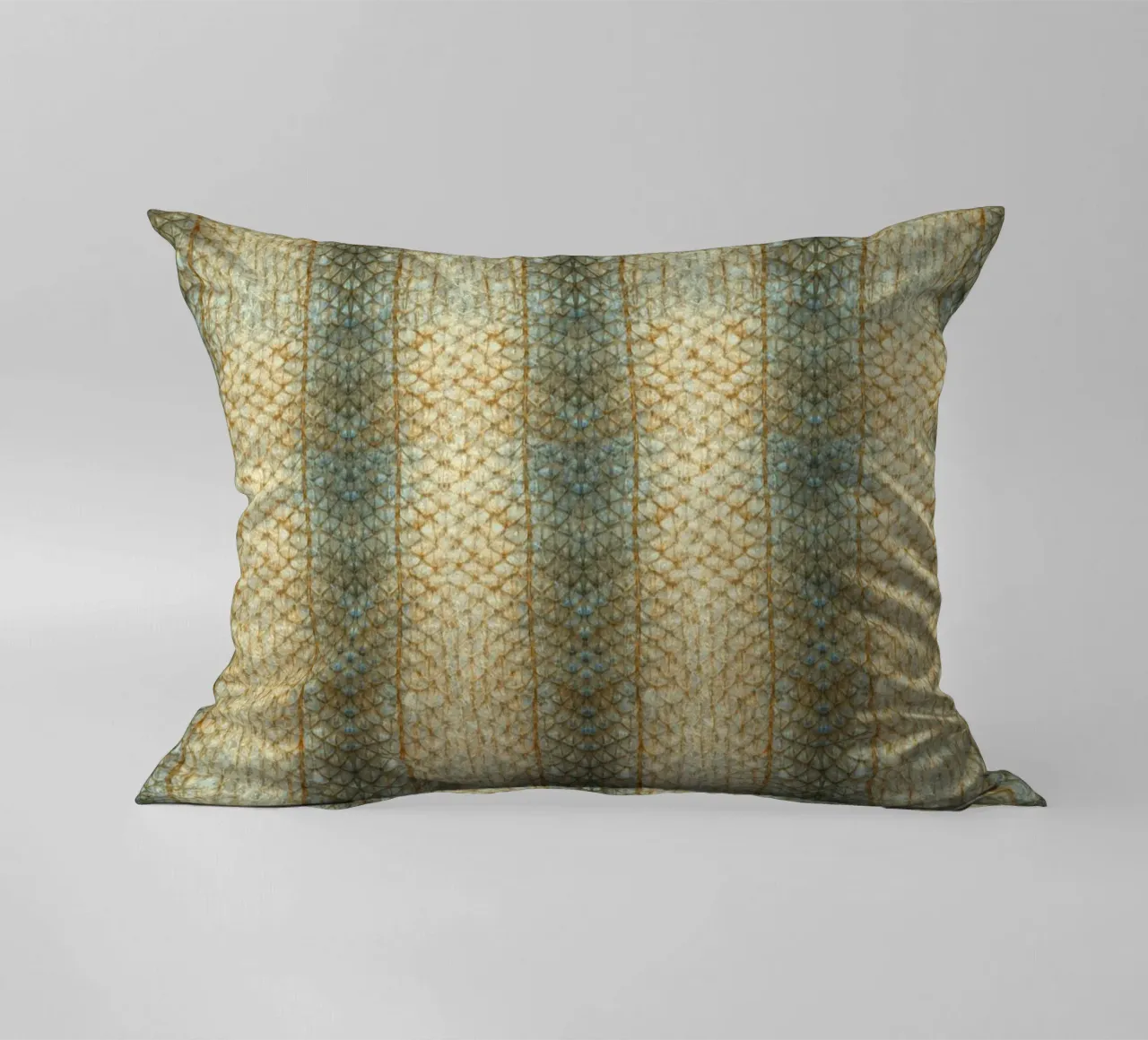 Aquatic Elegance: Fish Skin Pattern cuscino da Curious Collections by Marielle Leenders