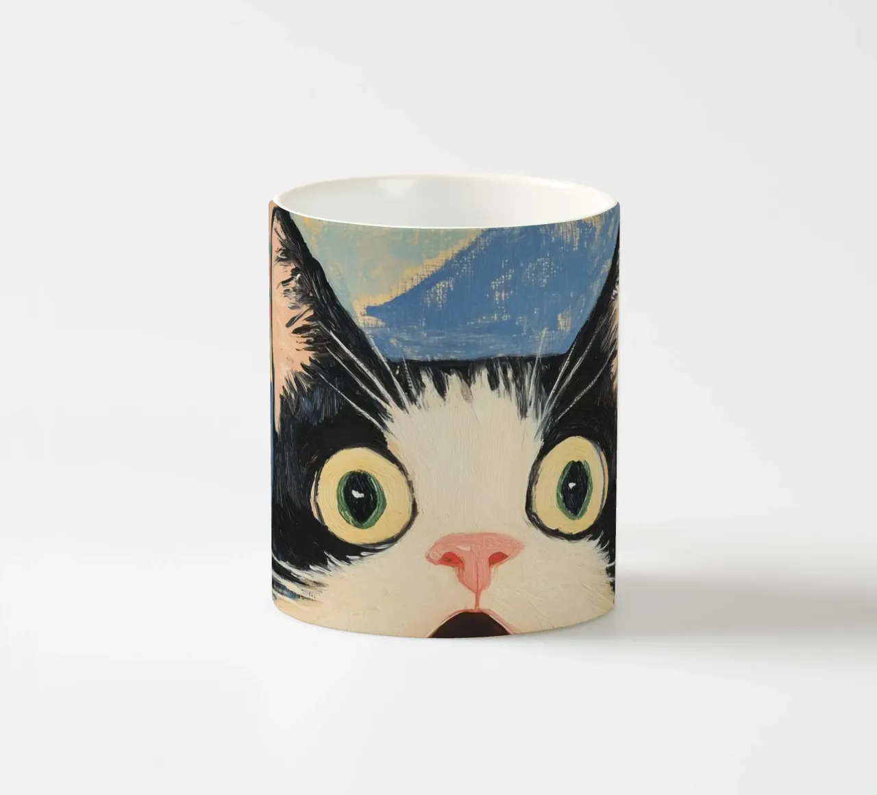 Gatto sorpreso tazza in ceramica da Melloi Art Print