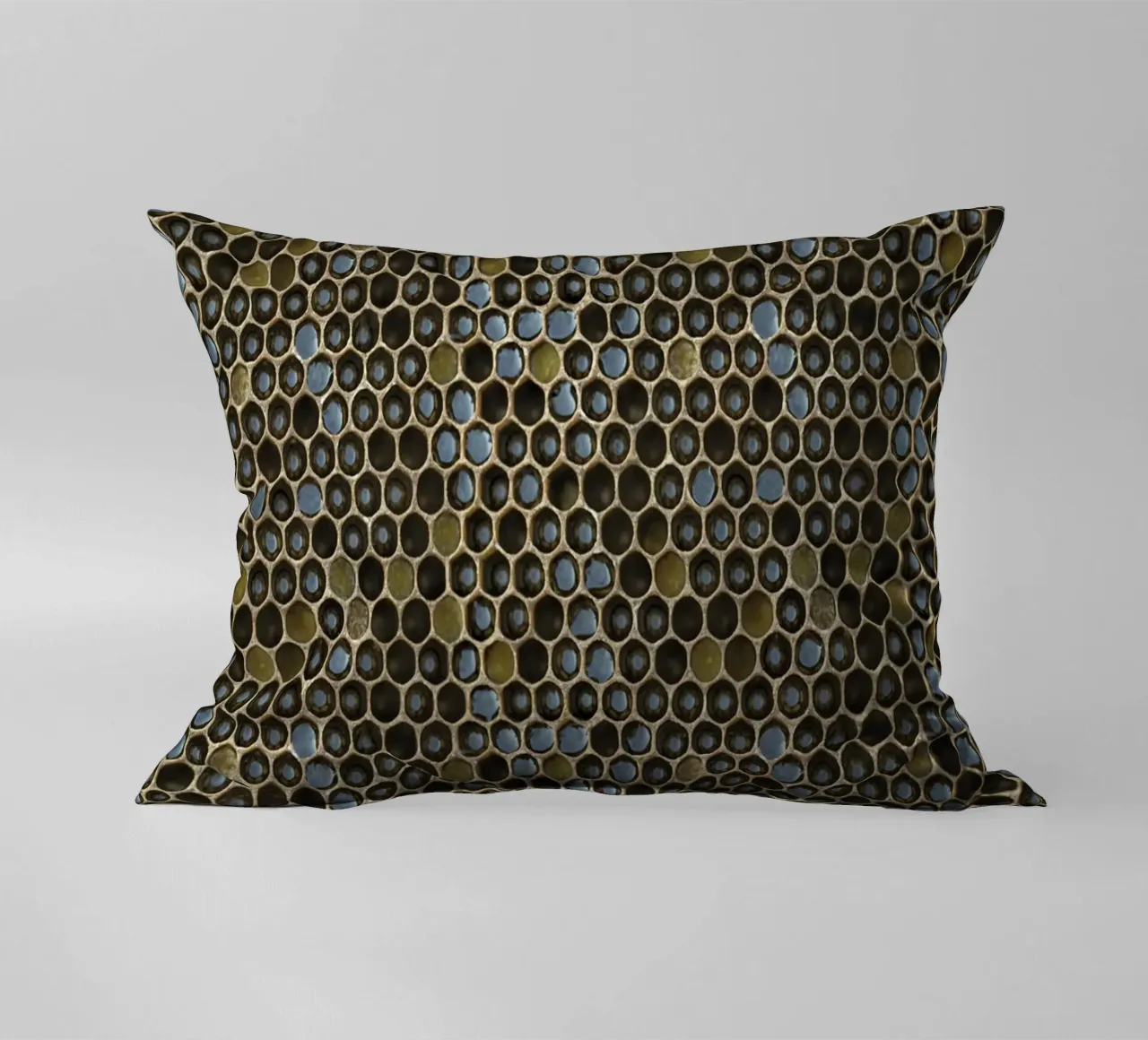 Golden Geometry: Honeycomb Pattern cuscino da Curious Collections by Marielle Leenders