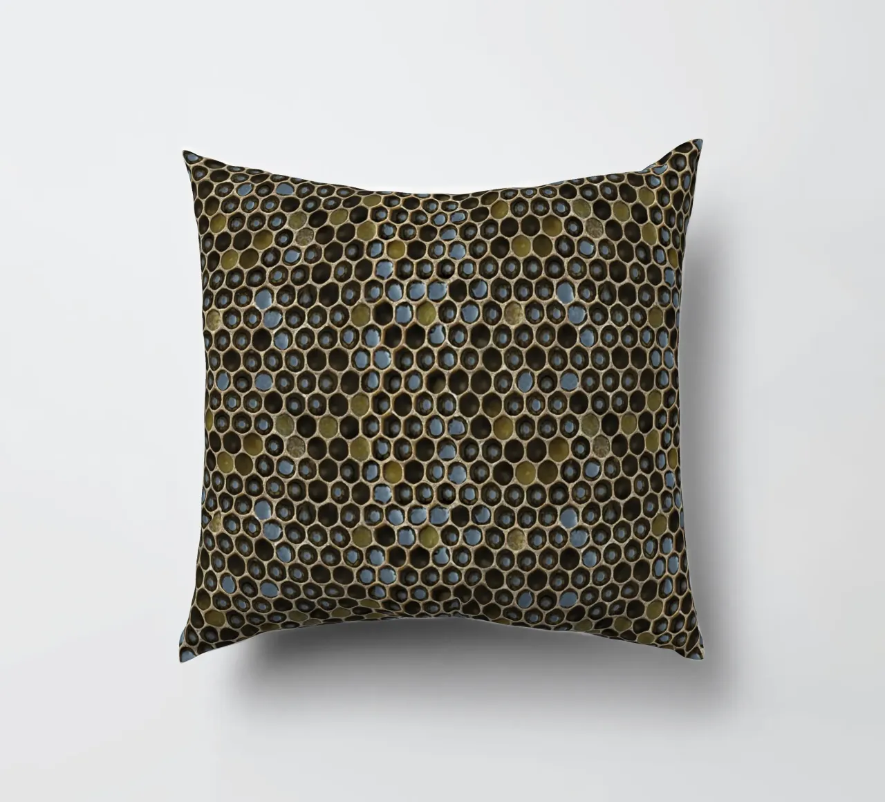 Golden Geometry: Honeycomb Pattern cuscino da Curious Collections by Marielle Leenders