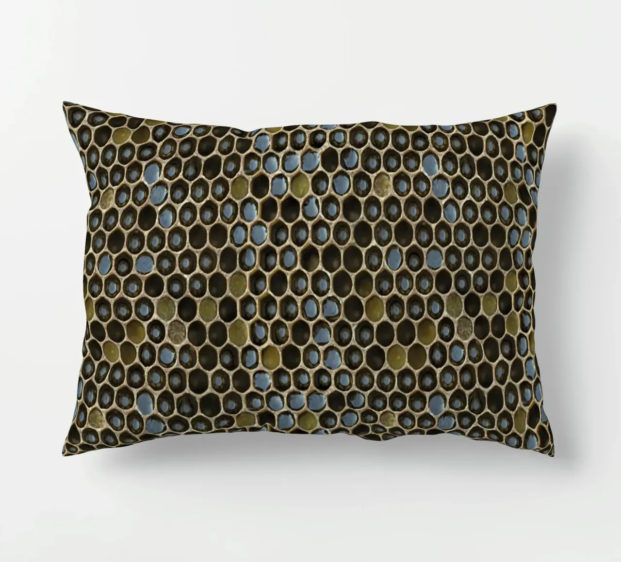 Golden Geometry: Honeycomb Pattern cuscino da Curious Collections by Marielle Leenders