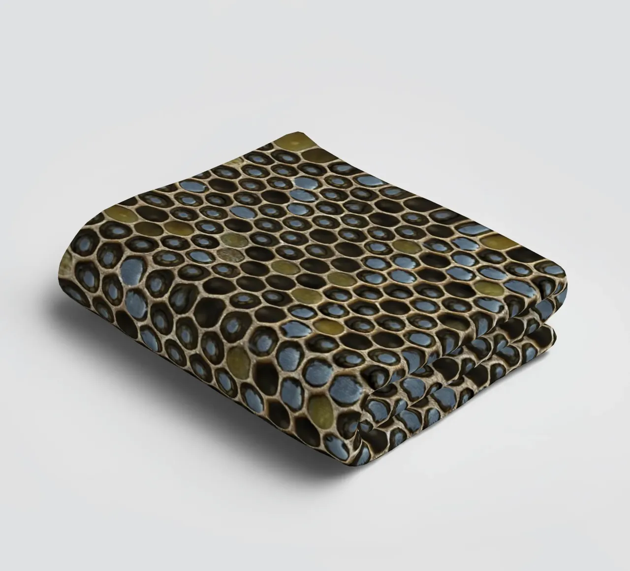 Golden Geometry: Honeycomb Pattern asciugamano da bagno da Curious Collections by Marielle Leenders