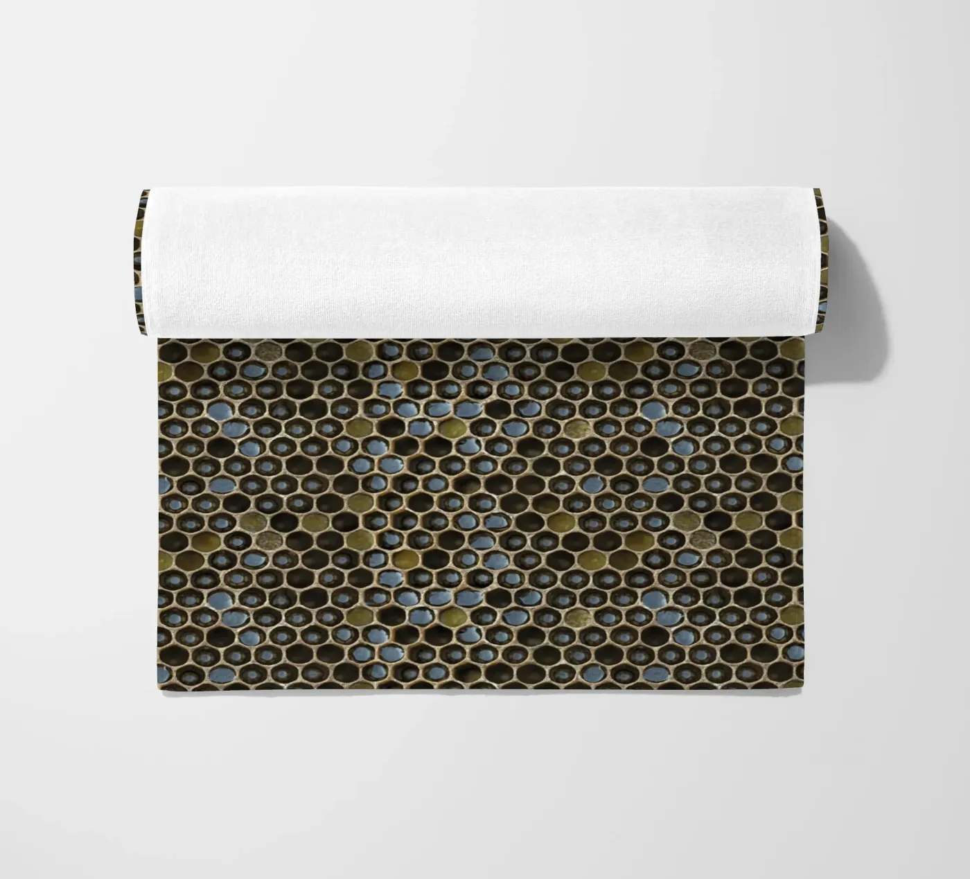 Golden Geometry: Honeycomb Pattern telo mare da Curious Collections by Marielle Leenders