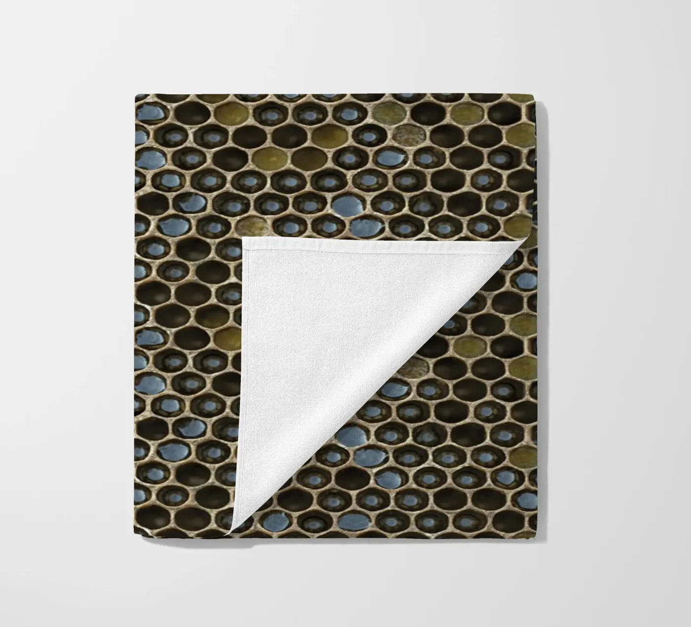 Golden Geometry: Honeycomb Pattern telo mare da Curious Collections by Marielle Leenders