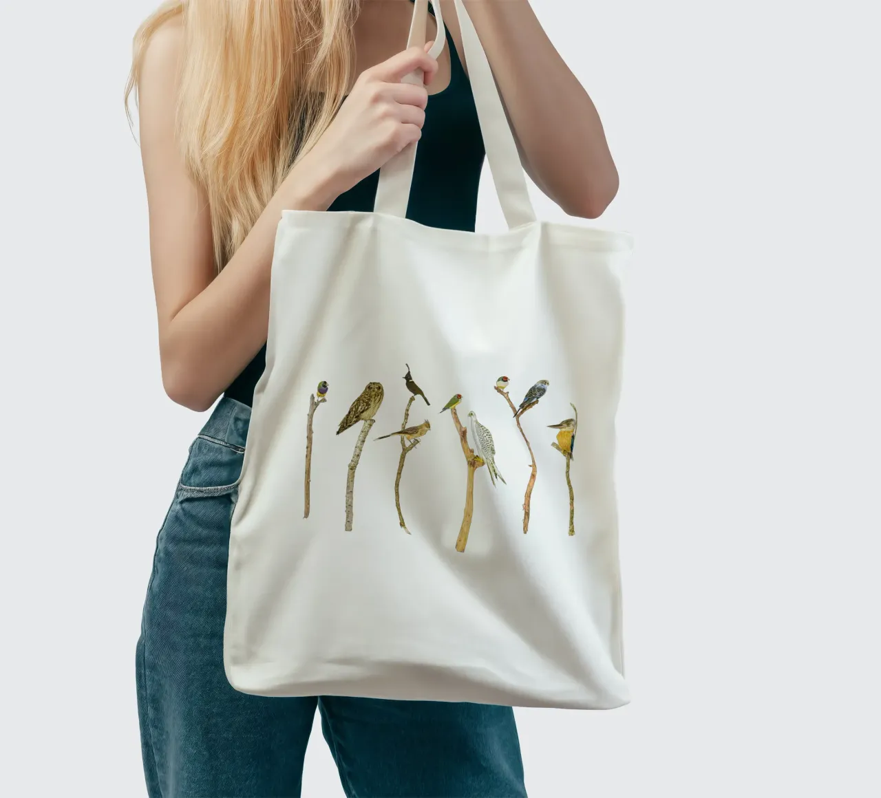 Branching Beauty: Birds on Branches borsa in juta da Curious Collections by Marielle Leenders