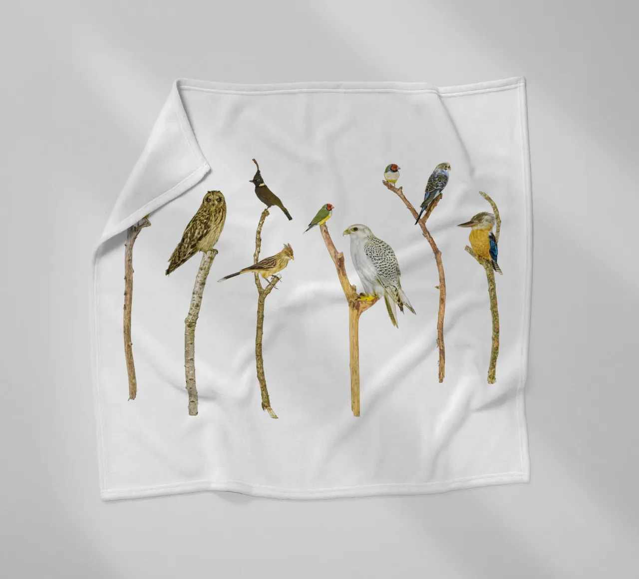 Branching Beauty: Birds on Branches coperta in pile da Curious Collections by Marielle Leenders