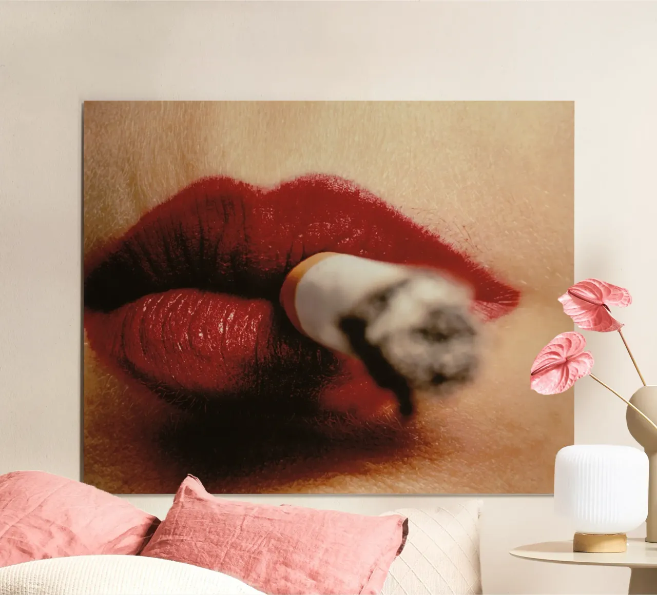Labbra rosse che fumano fotografia poster con telaio in legno da Honeymoon Hotel