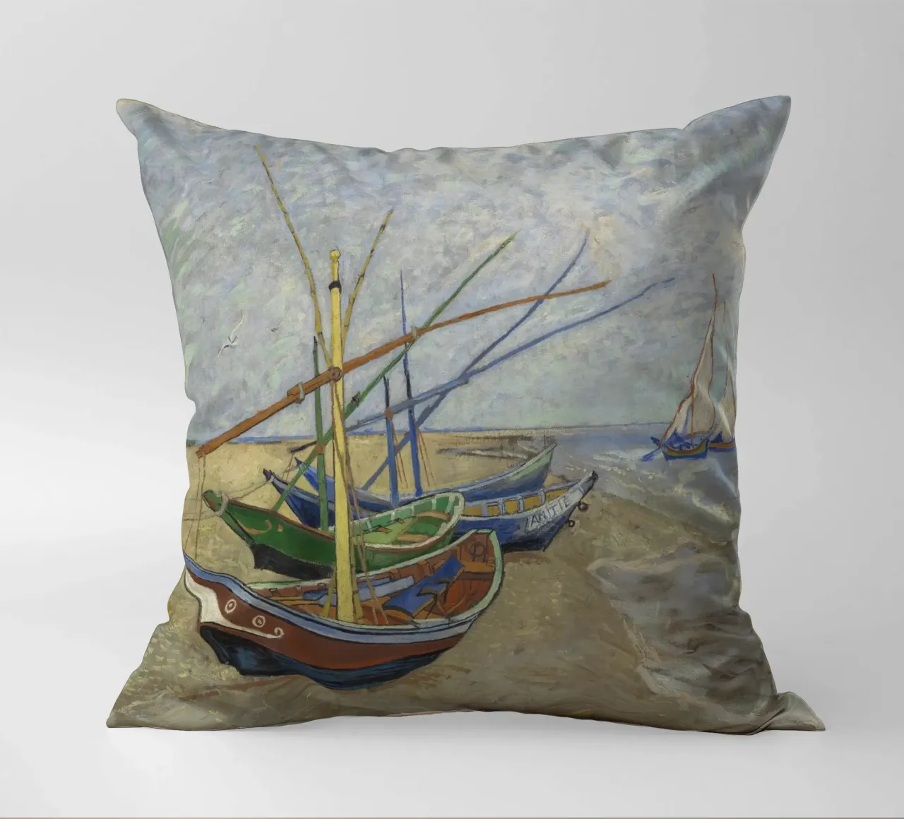 Van Gogh - Boote in Les Saintes Kissen von Carinaprint