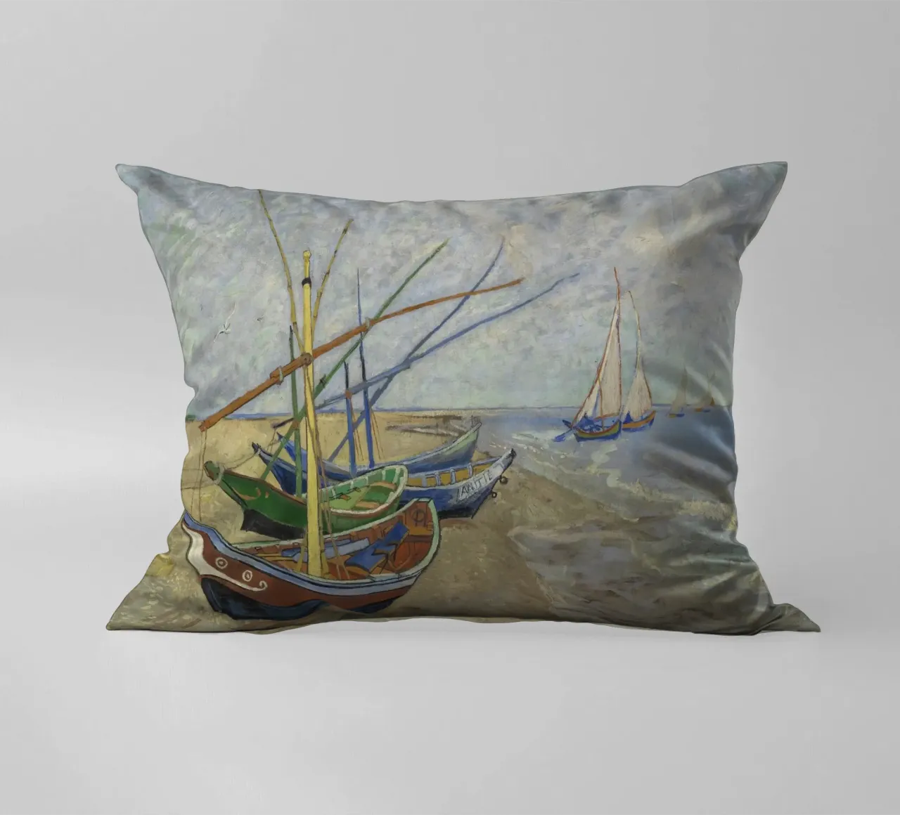 Van Gogh - Boote in Les Saintes Kissen von Carinaprint