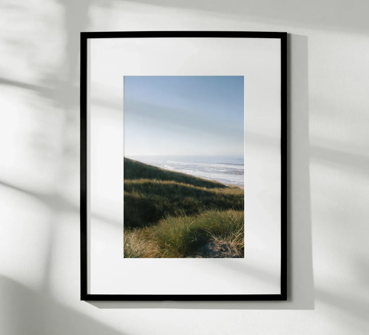 Morning Ocean View poster con telaio in legno da The Wild Creative Studio