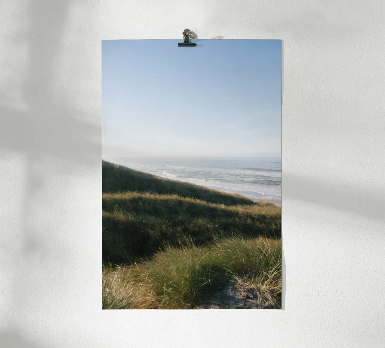 Morning Ocean View poster con telaio in legno da The Wild Creative Studio