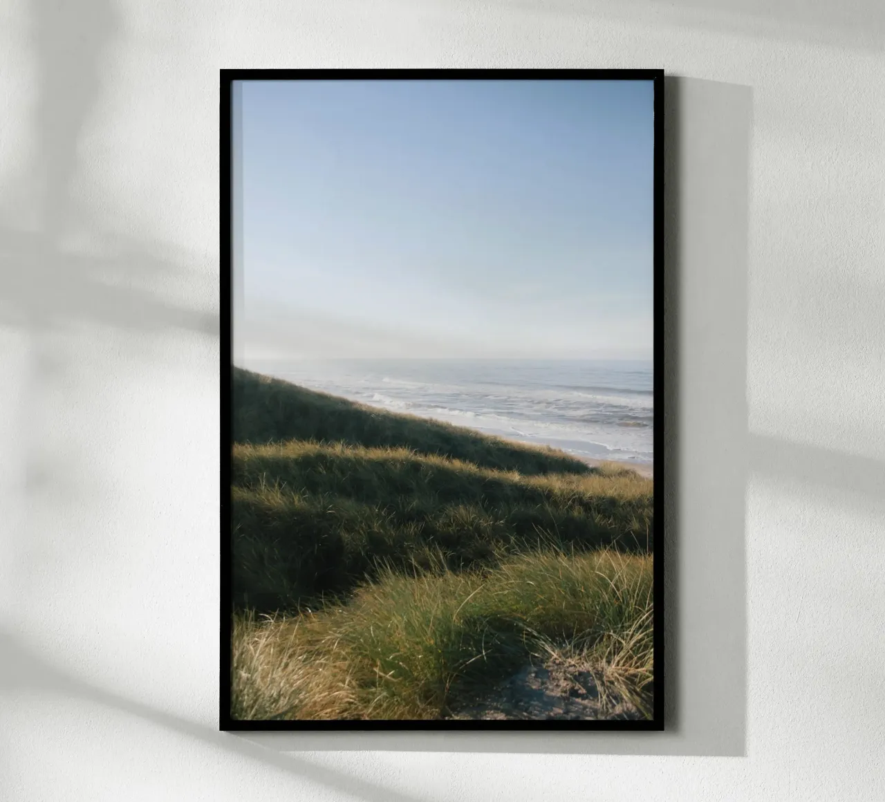 Morning Ocean View poster con telaio in legno da The Wild Creative Studio