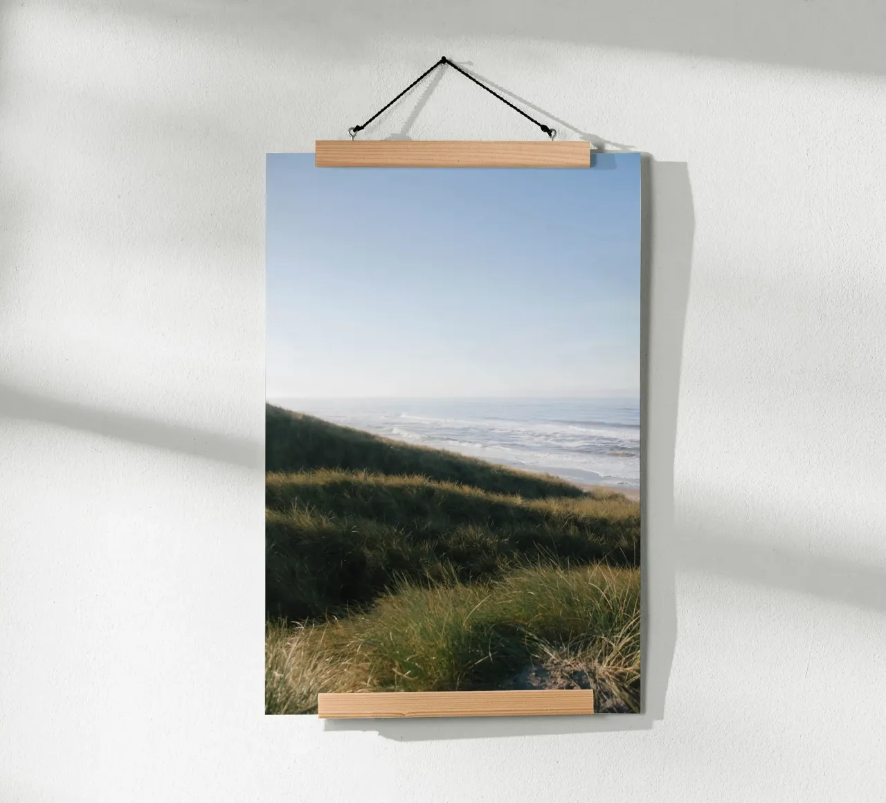 Morning Ocean View poster con telaio in legno da The Wild Creative Studio