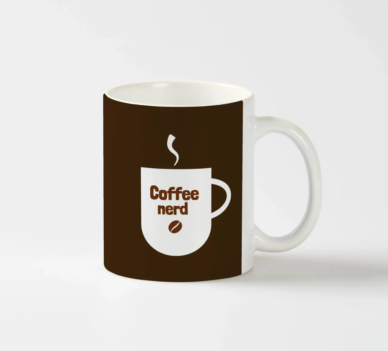 Coffee nerd Keramik Tasse von happieeagle