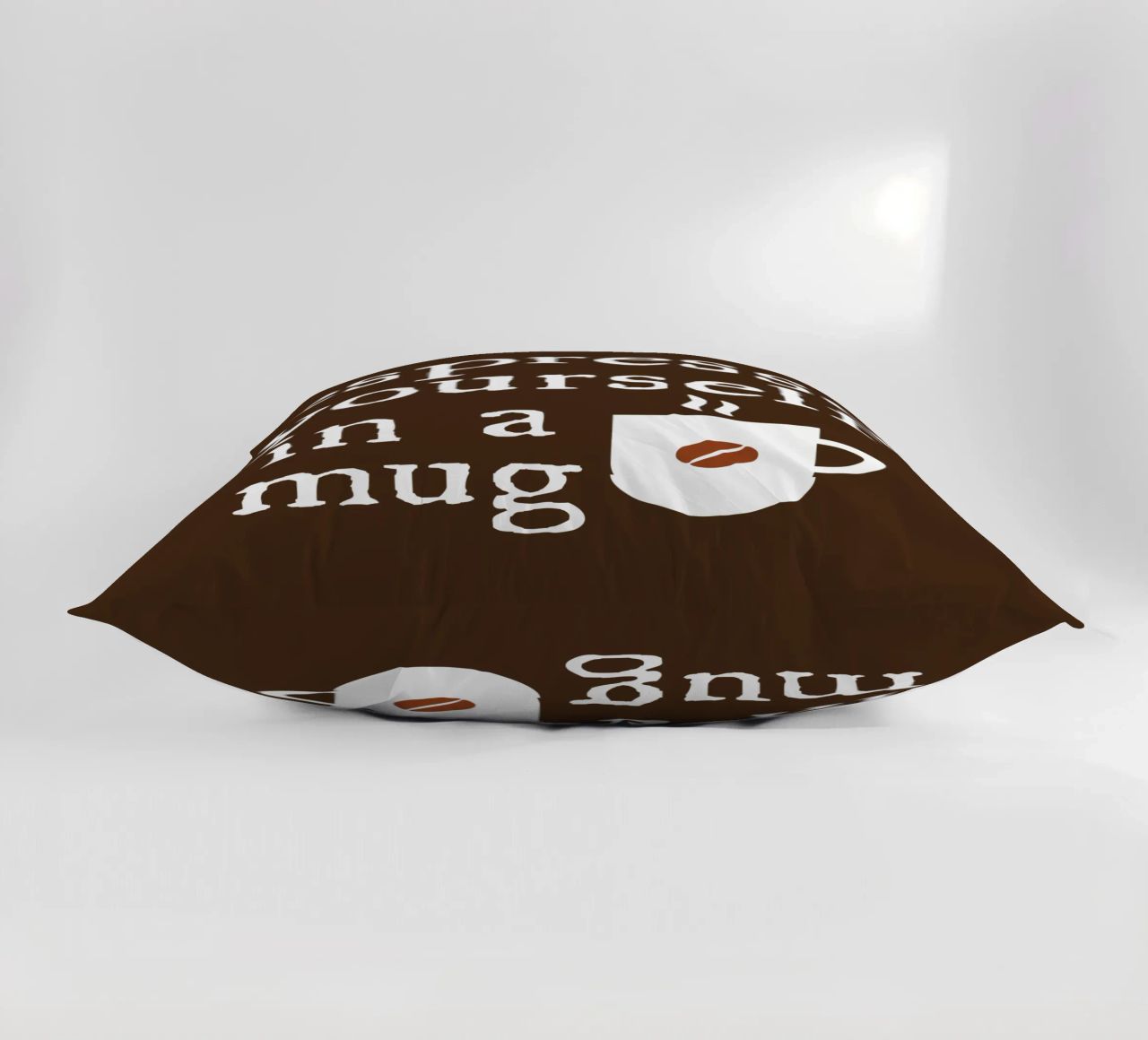 Espresso yourself in a mug cuscino da happieeagle