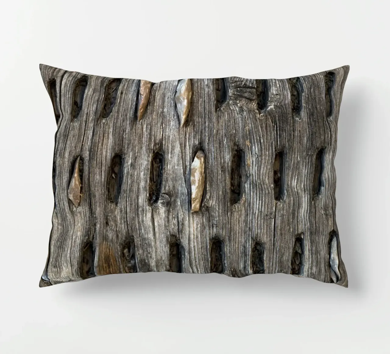 Timeless Arithmetic: Ancient Wooden Abacus cuscino da Curious Collections by Marielle Leenders