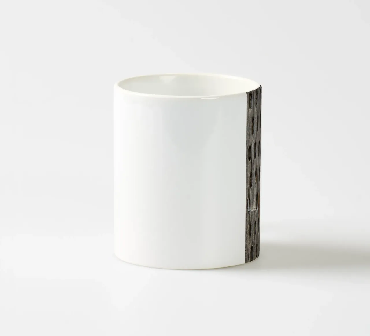 Timeless Arithmetic: Ancient Wooden Abacus tazza in ceramica da Curious Collections by Marielle Leenders