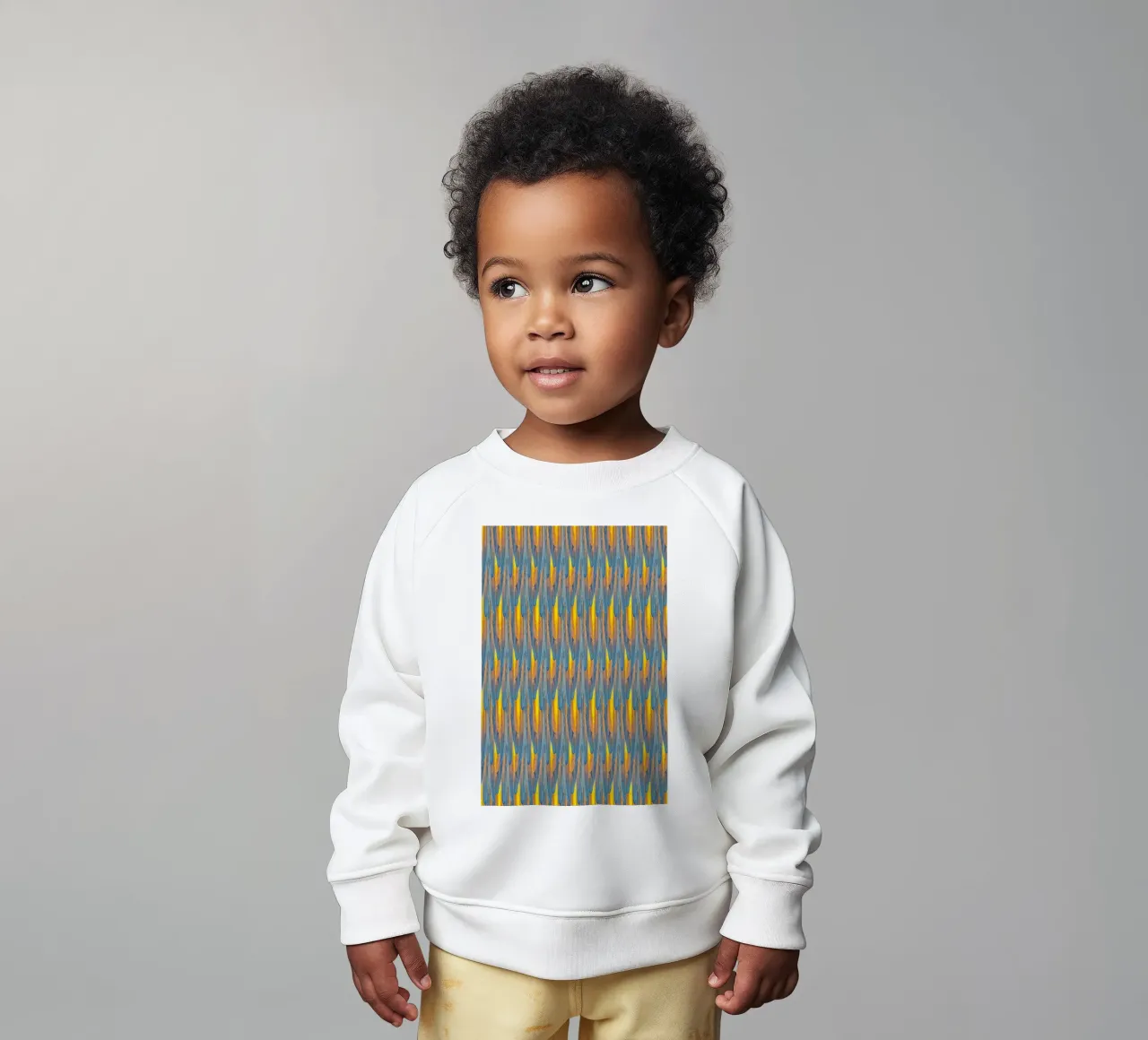 Feathered Harmony: Yellow & Blue Feathers felpa neonato da Curious Collections by Marielle Leenders