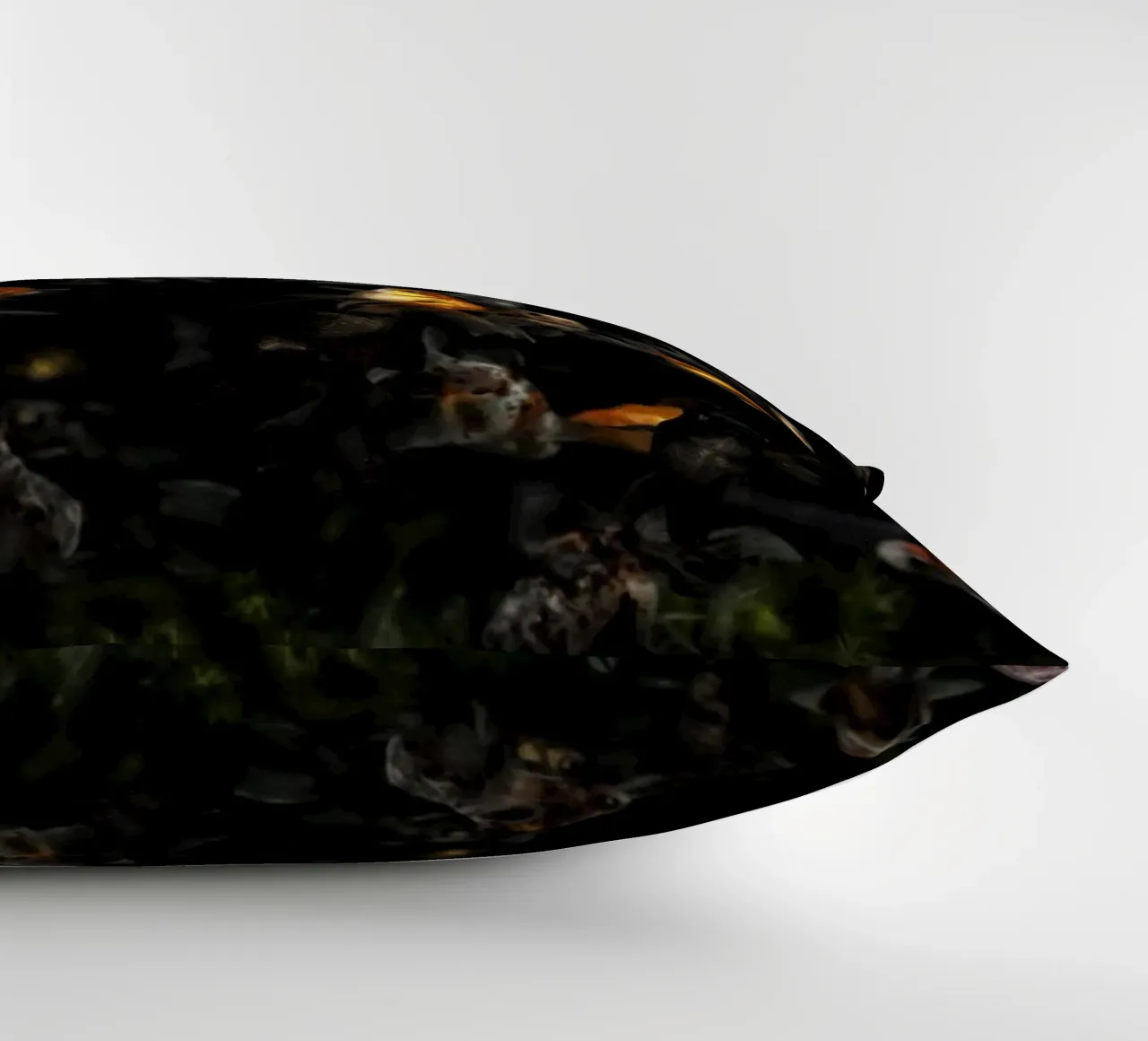 Grace in Motion: Goldfish cuscino da Curious Collections by Marielle Leenders