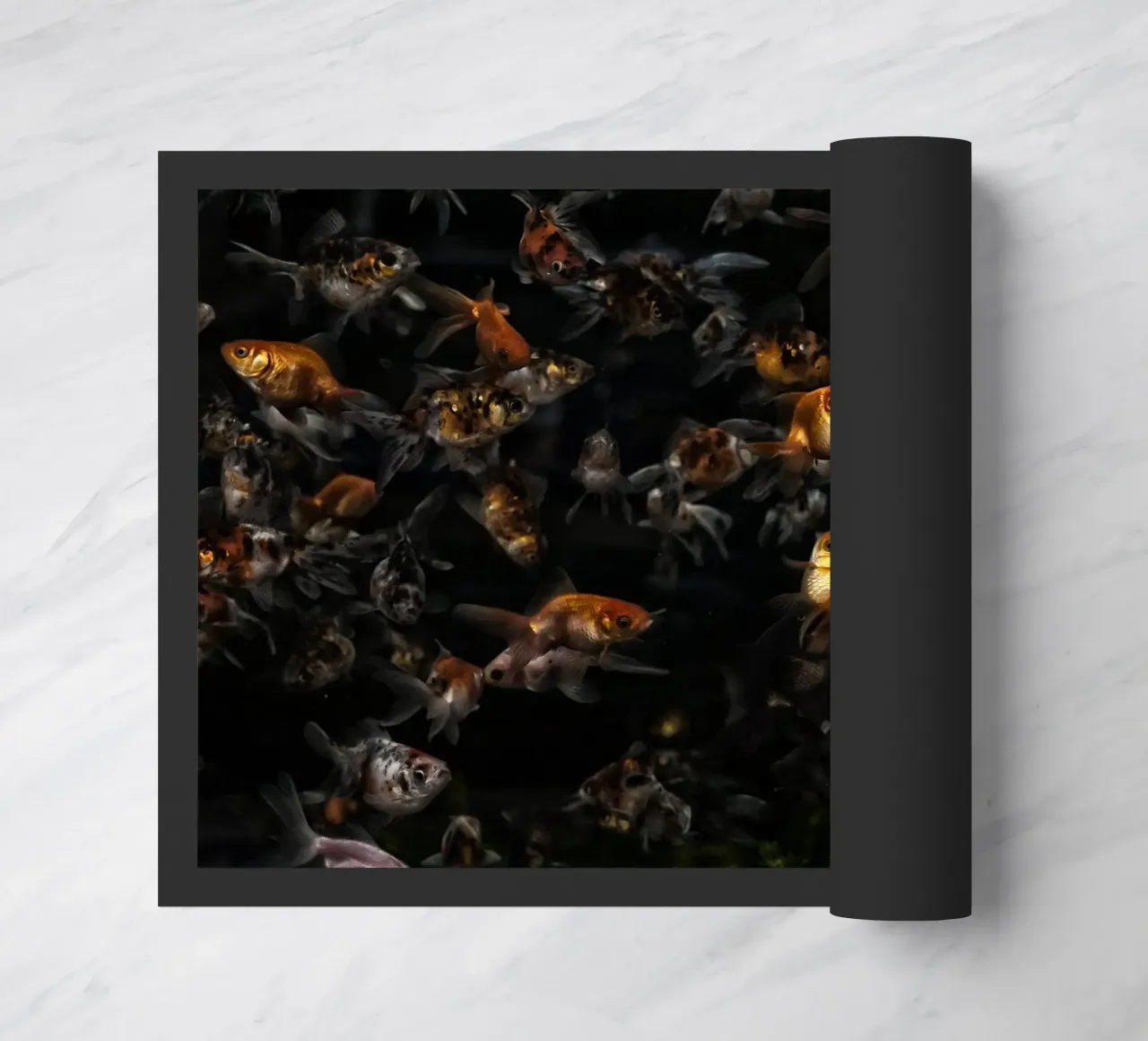 Grace in Motion: Goldfish zerbino da Curious Collections by Marielle Leenders