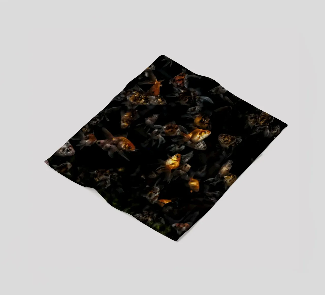 Grace in Motion: Goldfish coperta in pile da Curious Collections by Marielle Leenders