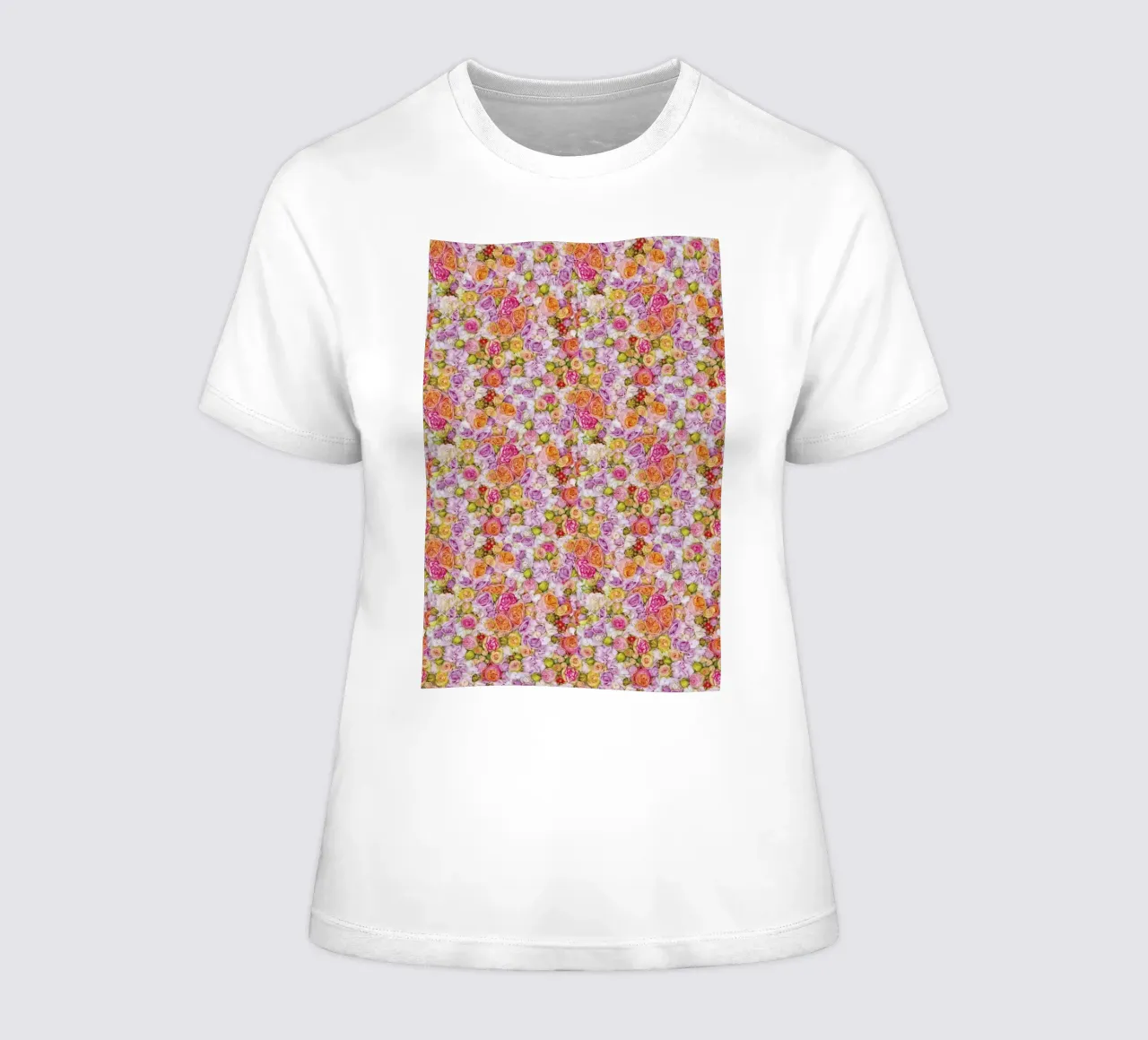 Délices de la floraison : Motif Mini Rose t-shirt ajusté pour femmes de Curious Collections by Marielle Leenders