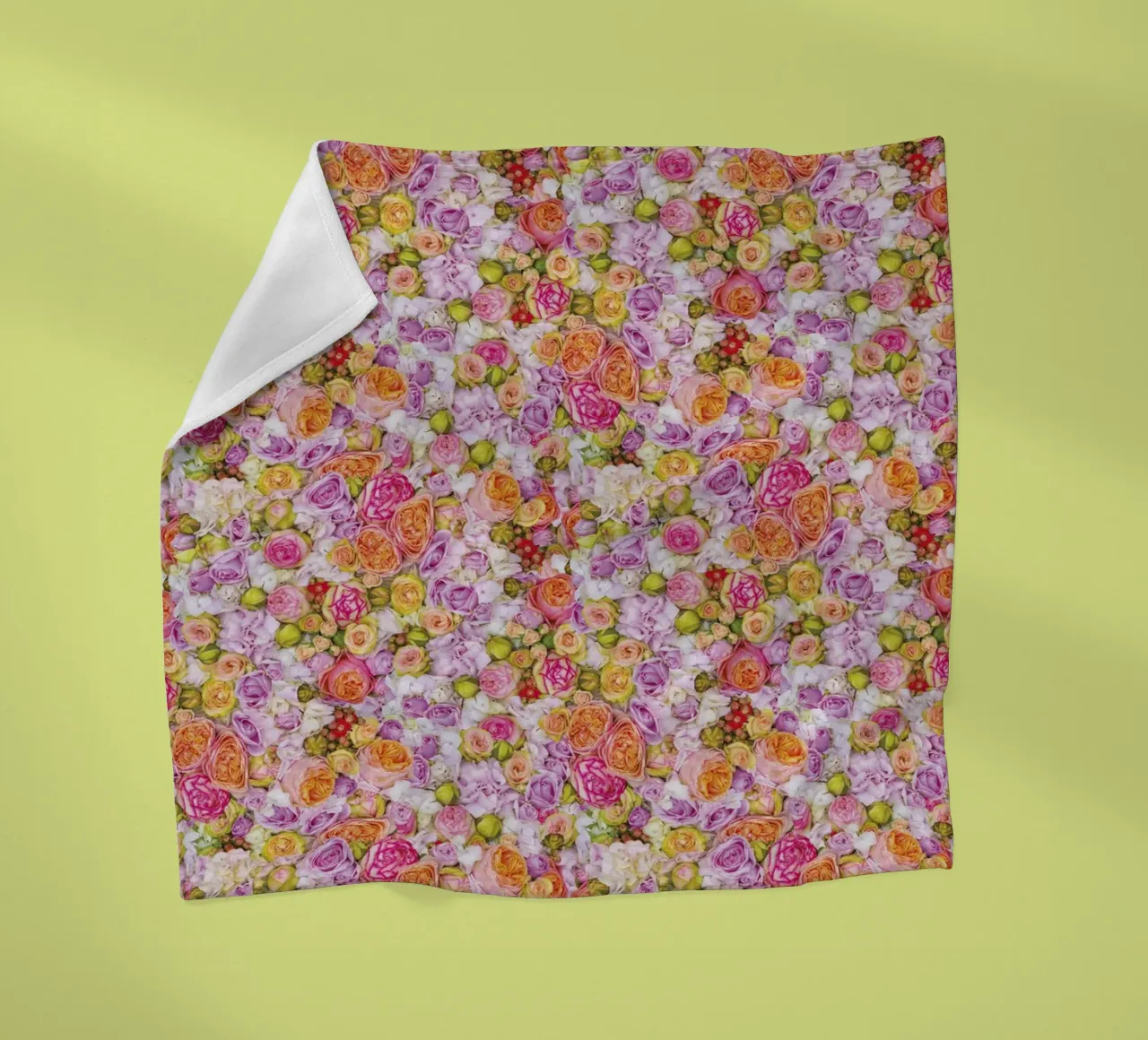 Delizia in fiore: Modello di mini rosa coperta in pile da Curious Collections by Marielle Leenders