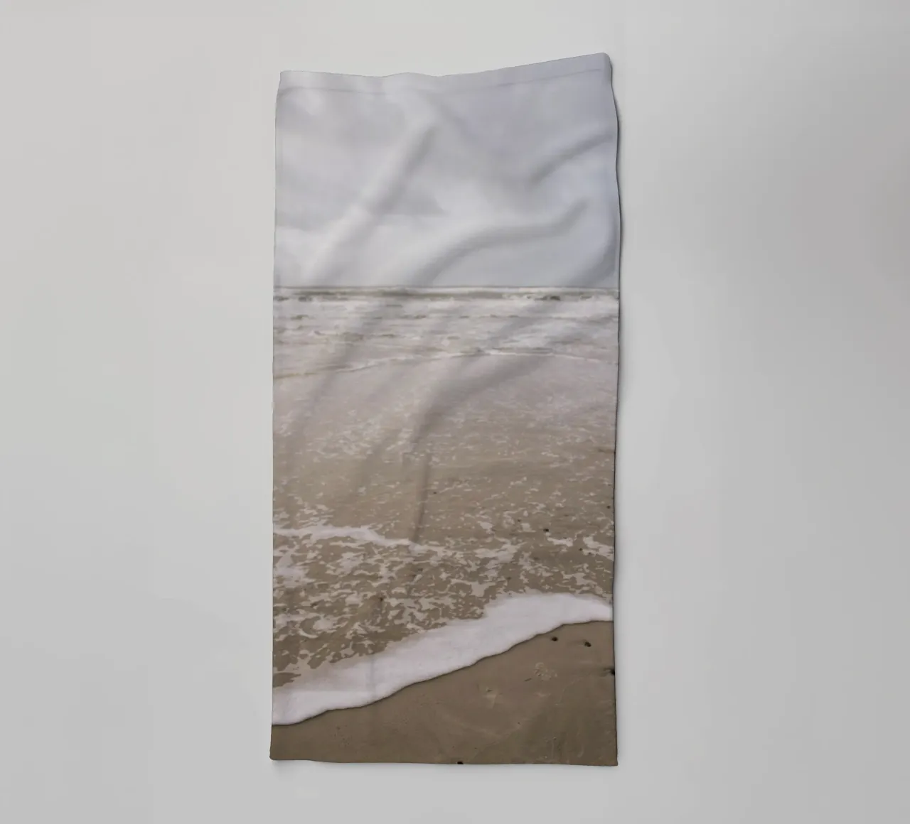 Sea Foam asciugamano da bagno da The Wild Creative Studio