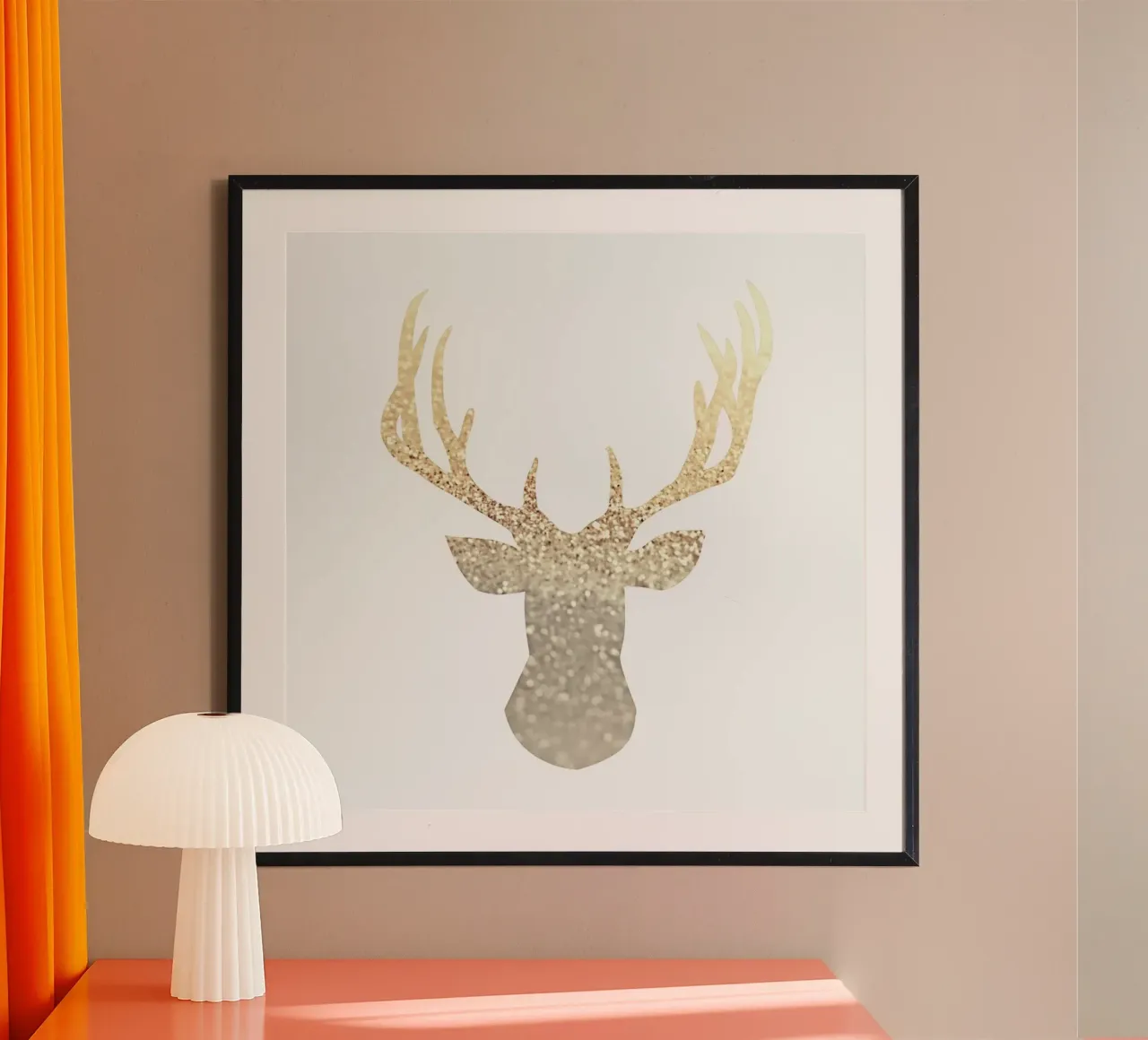 Gold Deer poster con telaio in legno da Monika Strigel