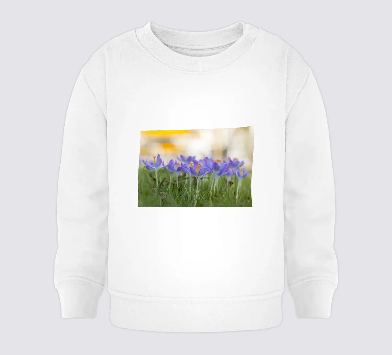 Risveglio di primavera: Crochi in fiore felpa neonato da Curious Collections by Marielle Leenders