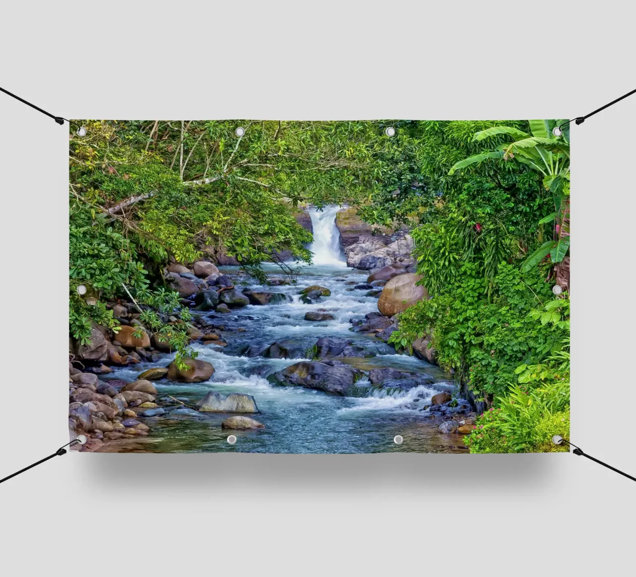 Serenità tropicale: Torrente con cascata telo in pvc da Curious Collections by Marielle Leenders