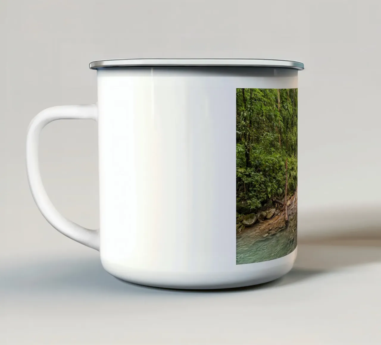 Paradiso tranquillo: Tropical Creek tazza in smalto da Curious Collections by Marielle Leenders