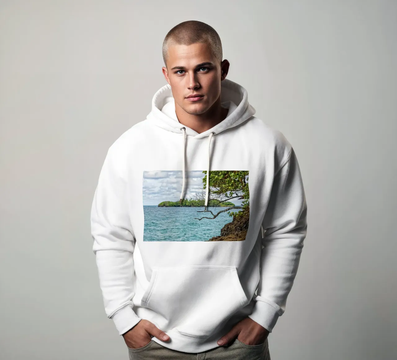 Il paradiso ritrovato: Isola tropicale felpa con cappuccio da Curious Collections by Marielle Leenders