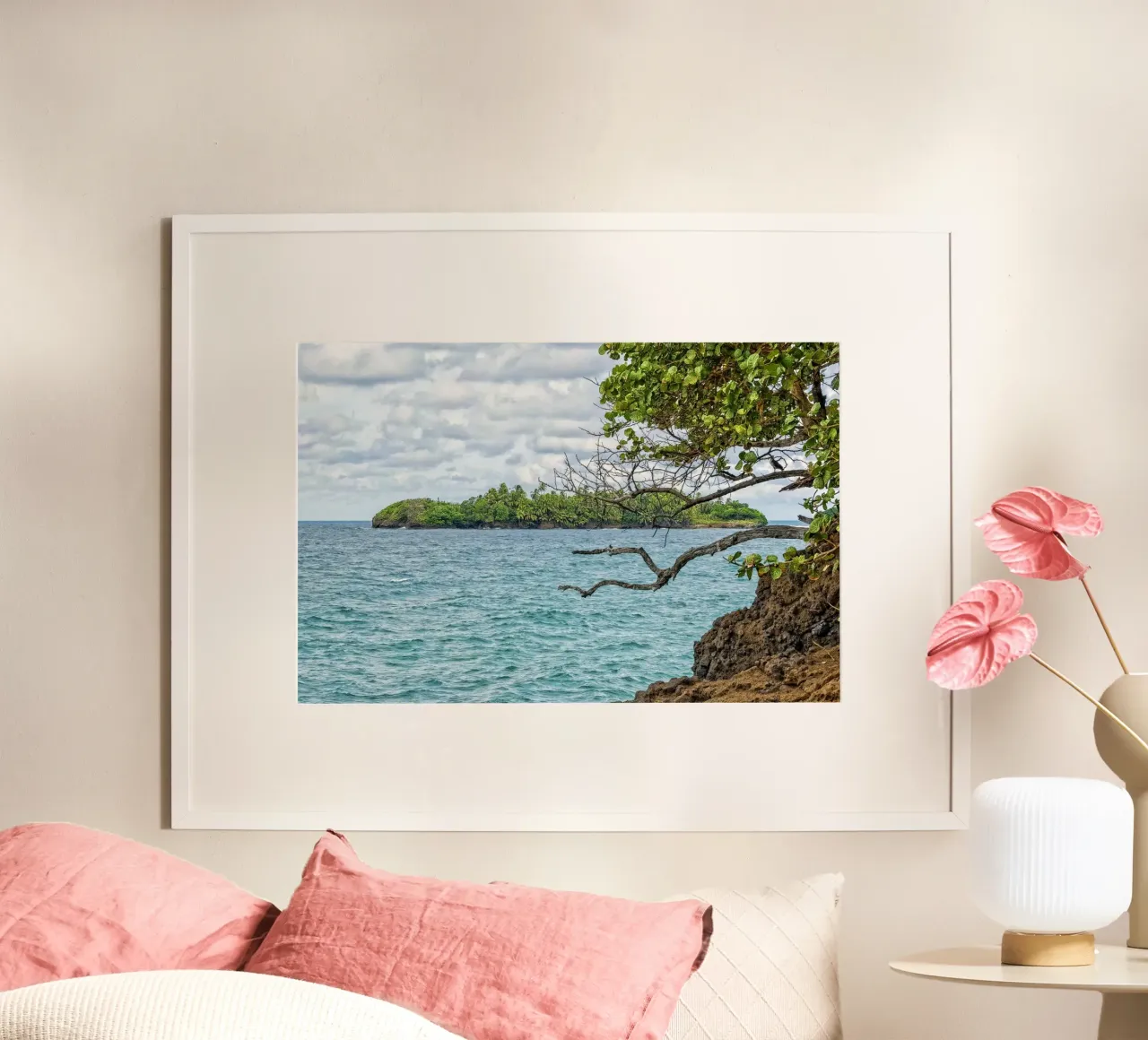 Das gefundene Paradies: Tropische Insel Poster von Curious Collections by Marielle Leenders