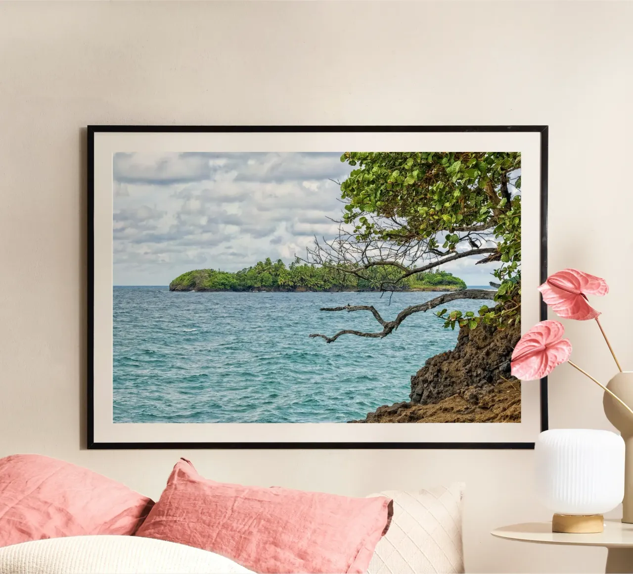 Das gefundene Paradies: Tropische Insel Poster von Curious Collections by Marielle Leenders