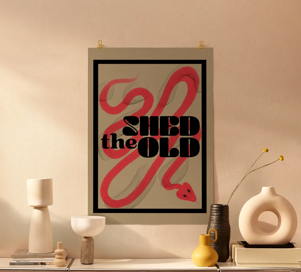 Se débarrasser du vieux - Red Snake Illustration poster avec cadre en aluminium de Lisa Jureczko Arts Illustration