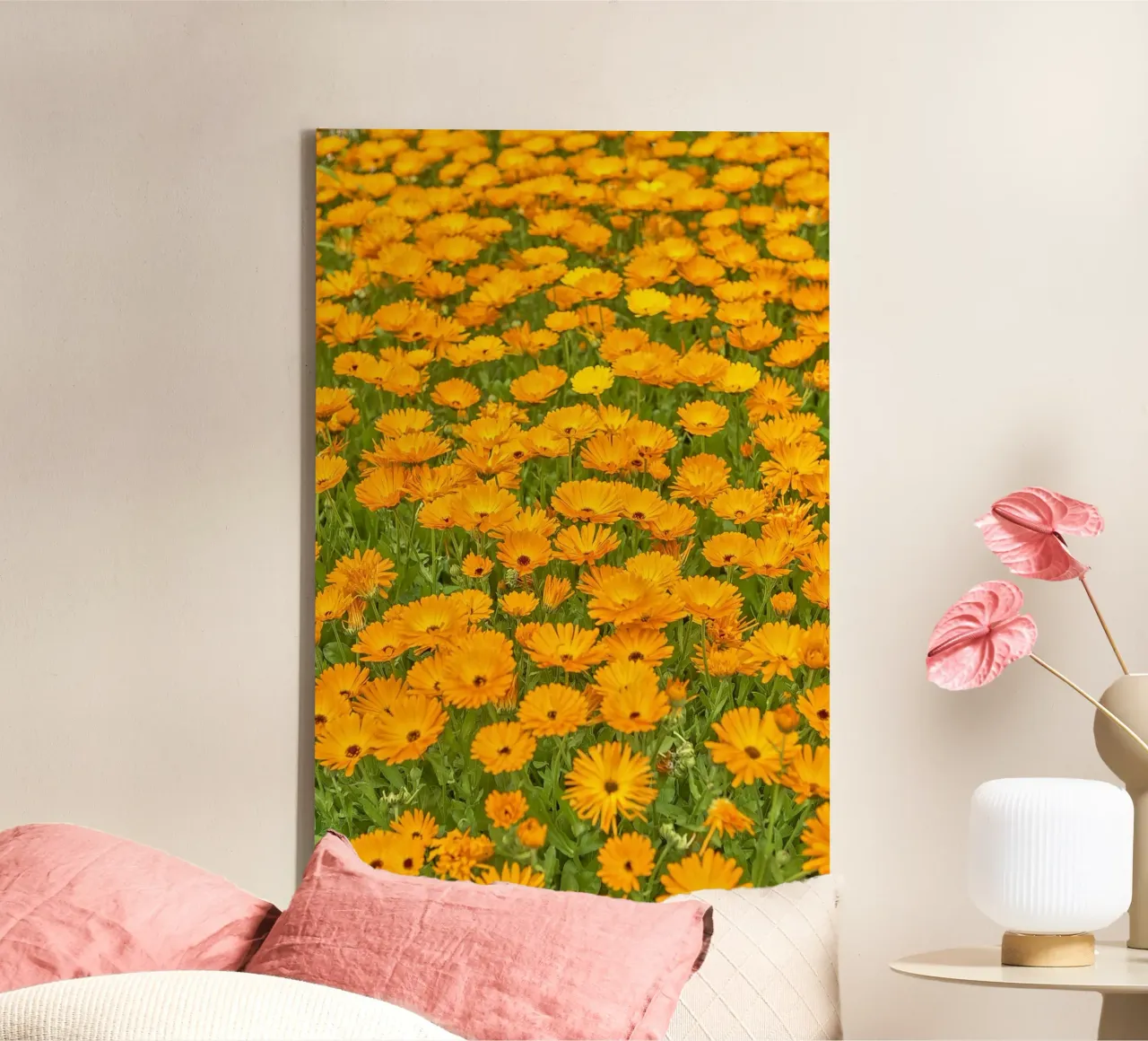 Crogiolarsi nella bellezza luminosa di un campo di fiori di Calendula tela con Cornice a cassetta da Curious Collections by Marielle Leenders