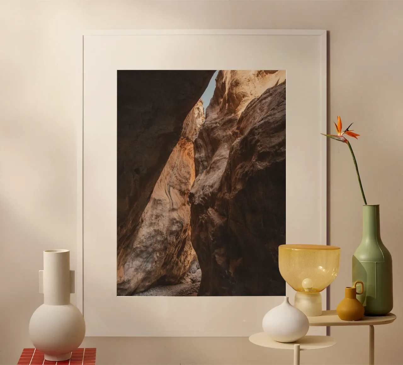 Canyon della parete rocciosa poster con telaio in legno da Lisa Jureczko Arts Illustration