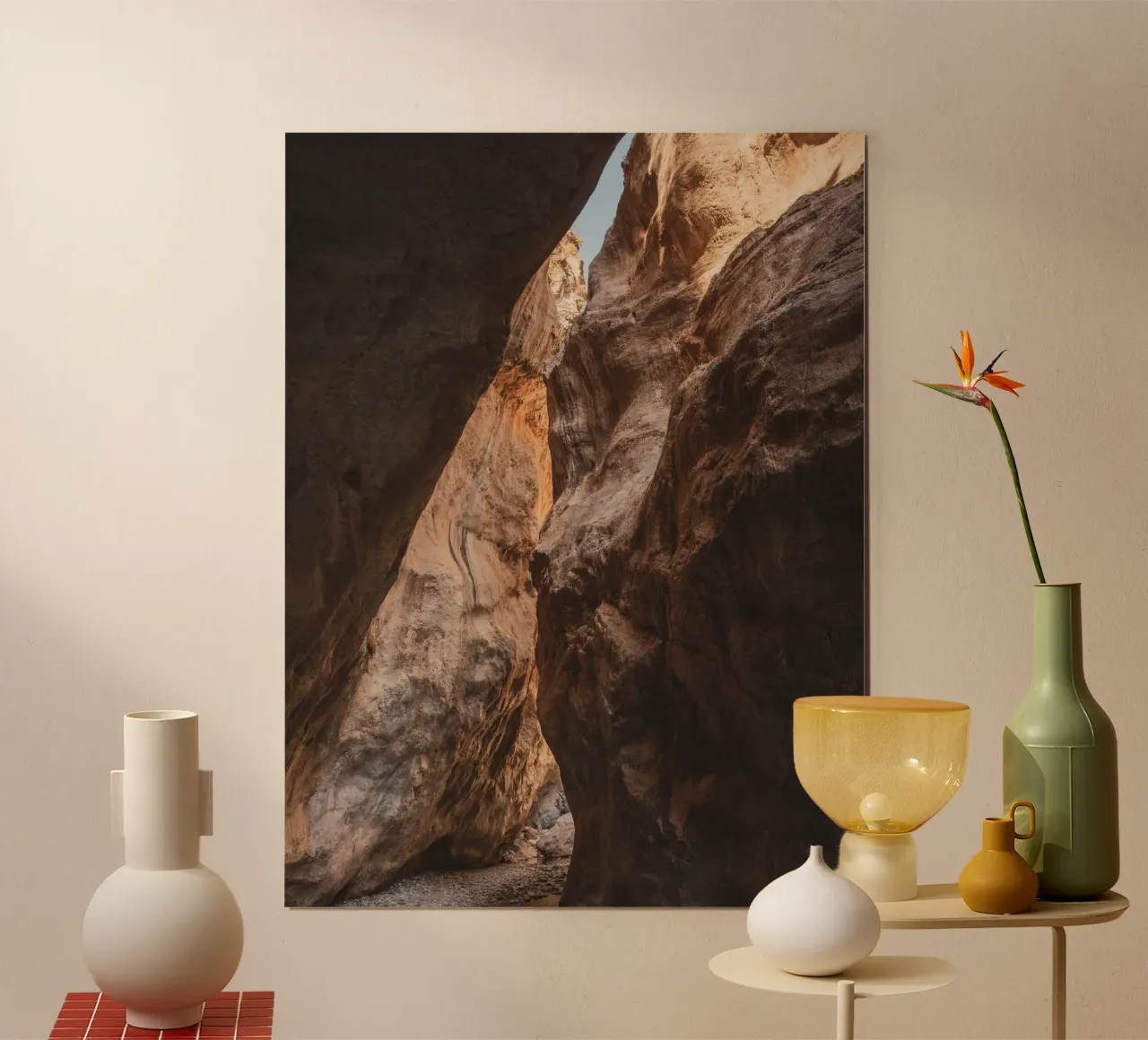 Canyon della parete rocciosa poster con telaio in legno da Lisa Jureczko Arts Illustration