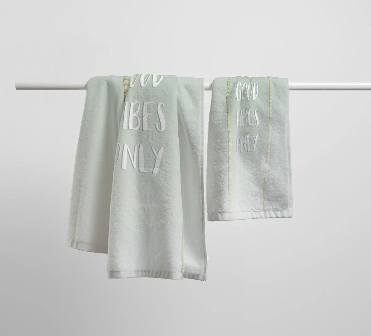 Good vibes only | Idyllic Palm Trees asciugamano da bagno da Melanie Viola