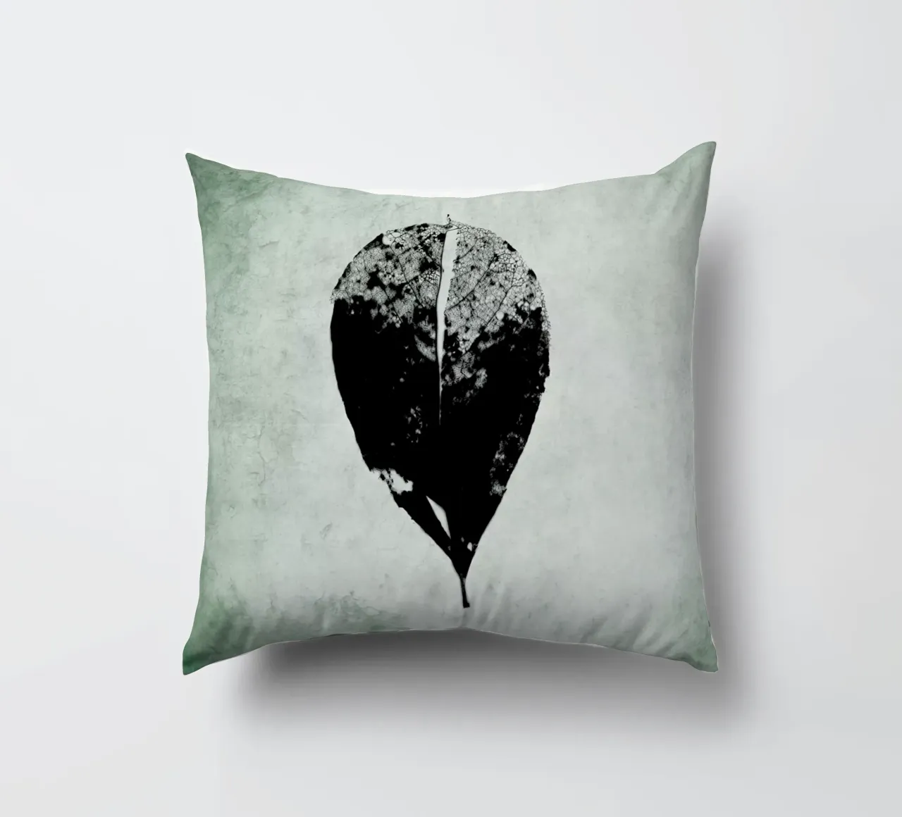 Leaf Skeleton cuscino da IRIS LEHNHARDT FINE ART