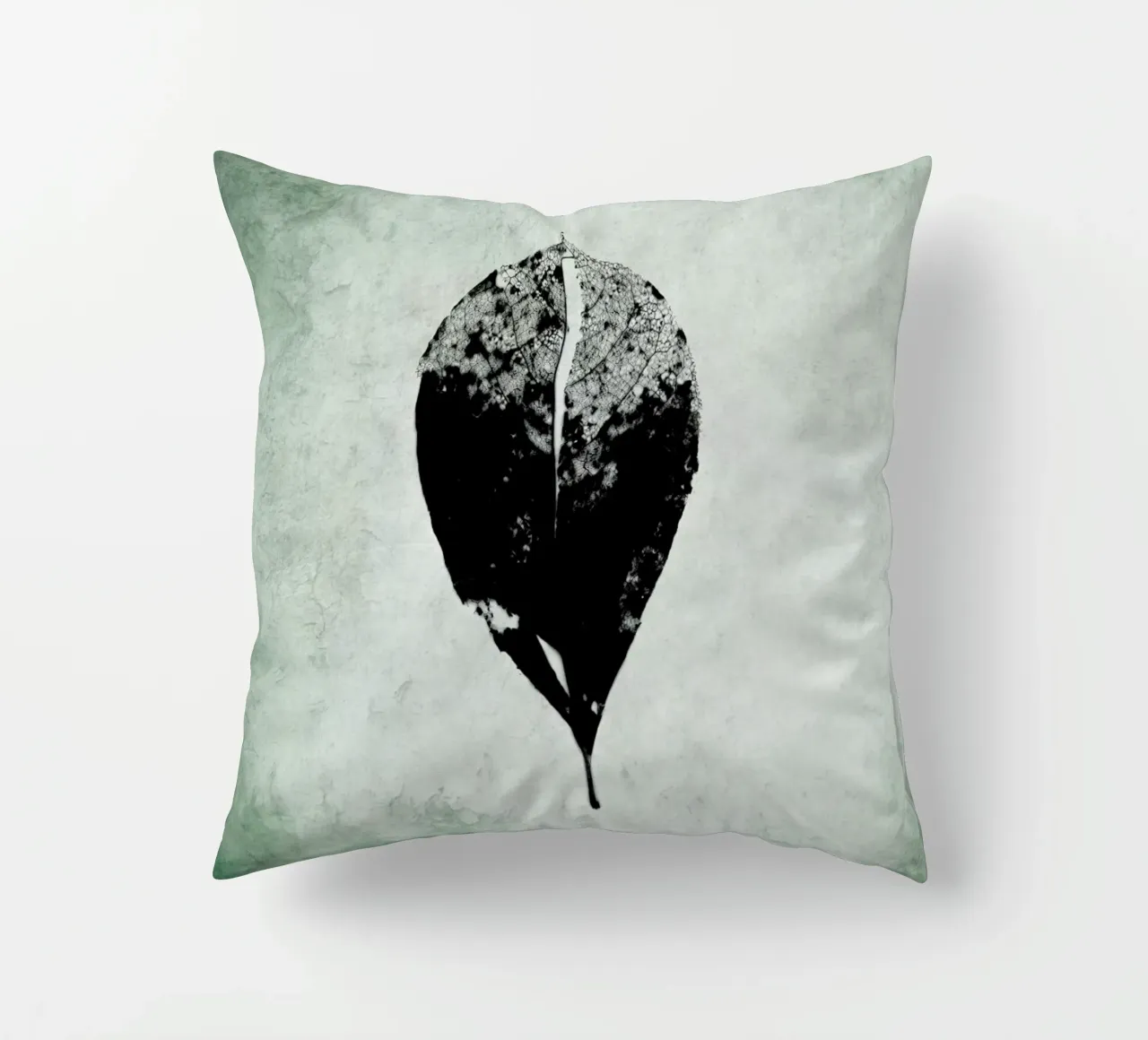 Leaf Skeleton cuscino da IRIS LEHNHARDT FINE ART