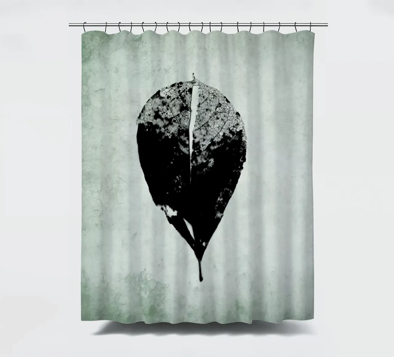 Leaf Skeleton Duschvorhang von IRIS LEHNHARDT FINE ART