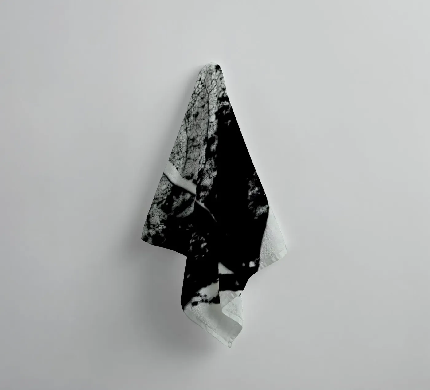 Leaf Skeleton badhanddoek van Visuelle Poesie am Wegesrand