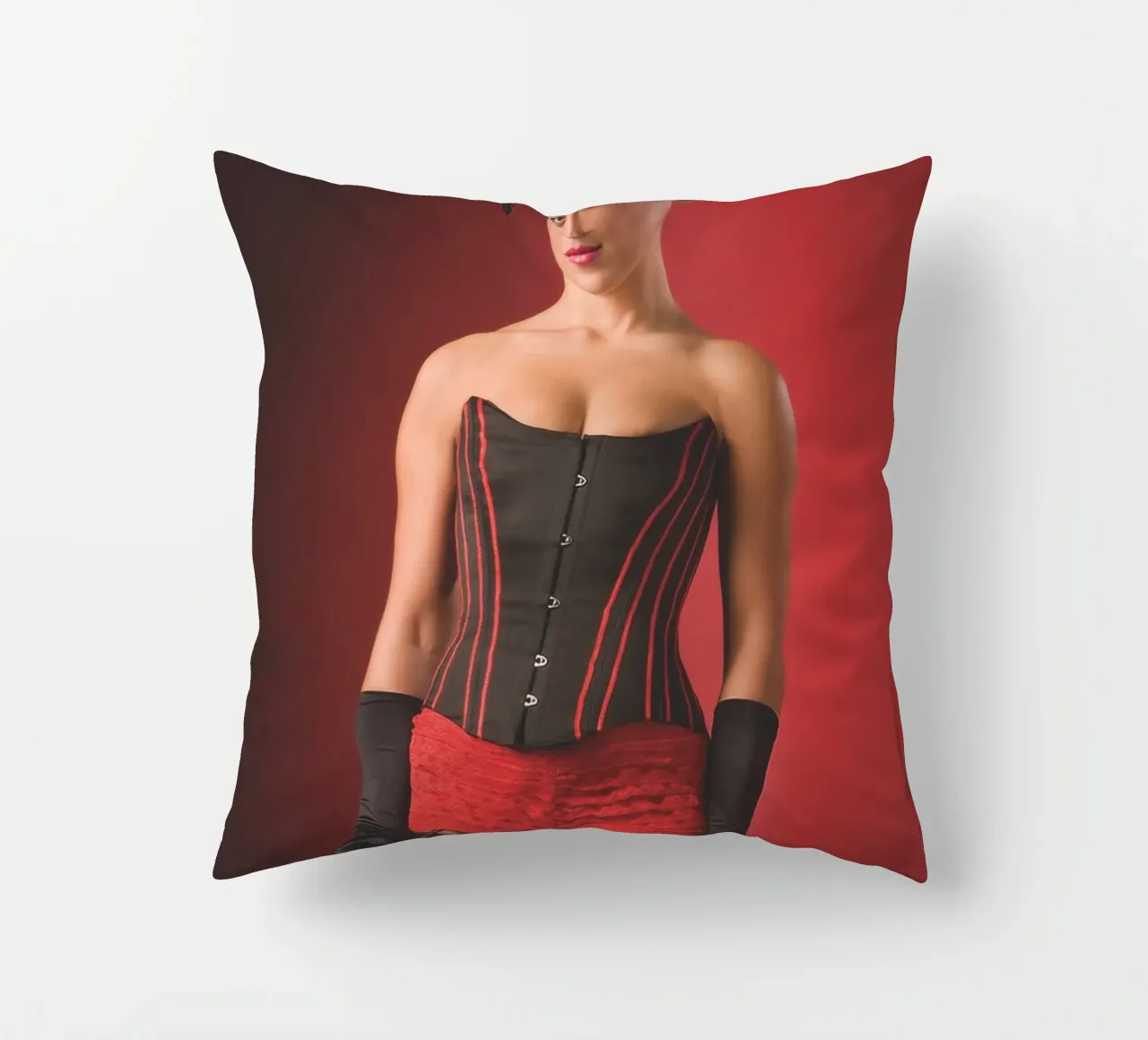 Burlesque rosso cuscino da Dave Hare Photography