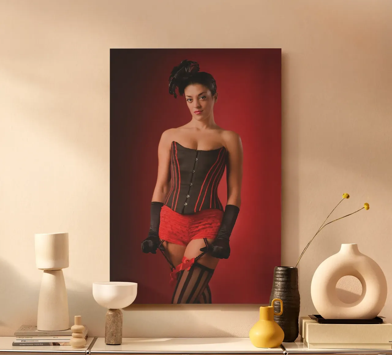 Burlesque rosso alluminio dibond da Dave Hare Photography