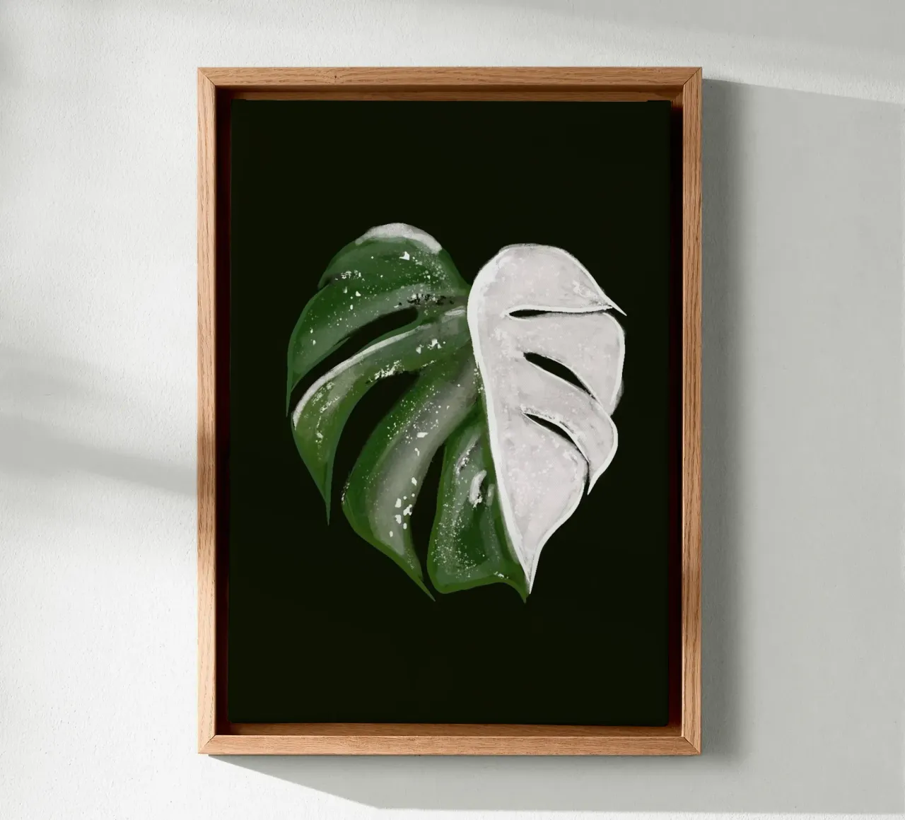 Monstera Variegata blad Illustratie op zwarte achtergrond canvas met Baklijst van Lisa Jureczko Arts Illustration