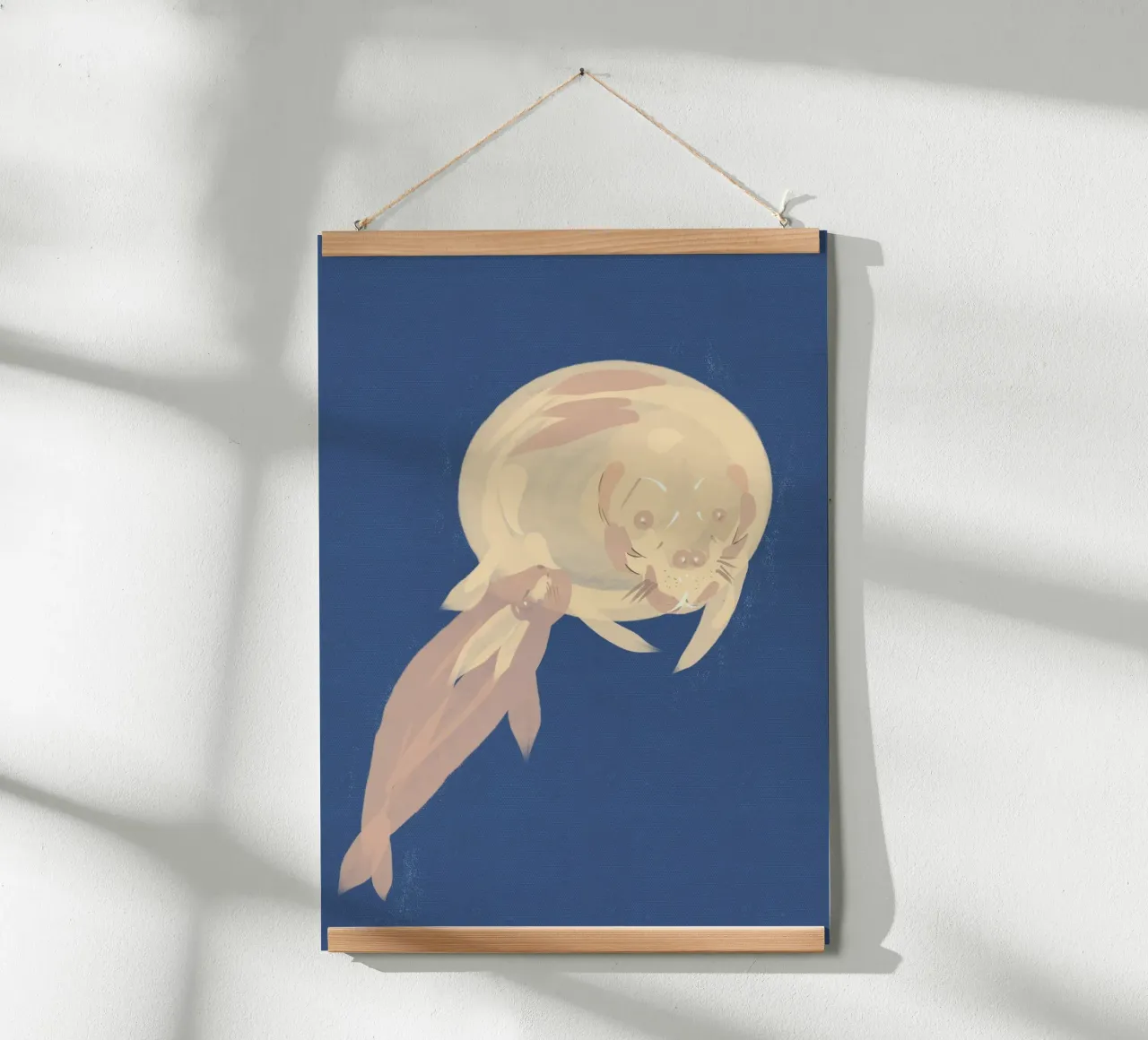 Madre di lamantino con il suo bambino Illustrazione poster con telaio in legno da Lisa Jureczko Arts Illustration