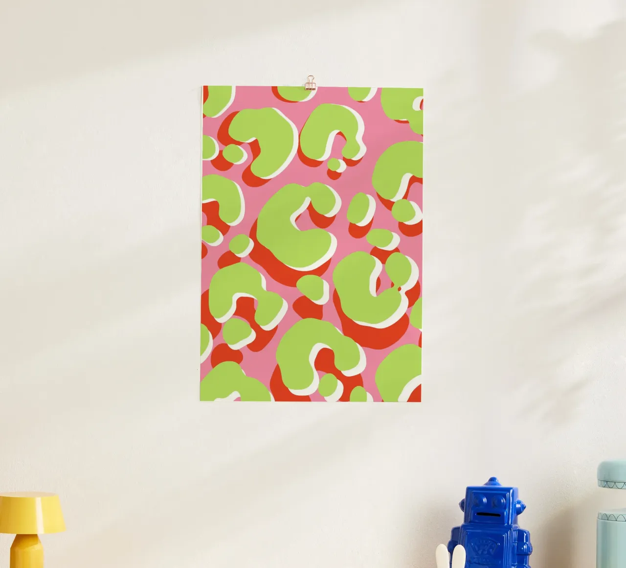 Luipaardlook met dierenprint in groen, rood en roze poster met houten frame van Lisa Jureczko Arts Illustration